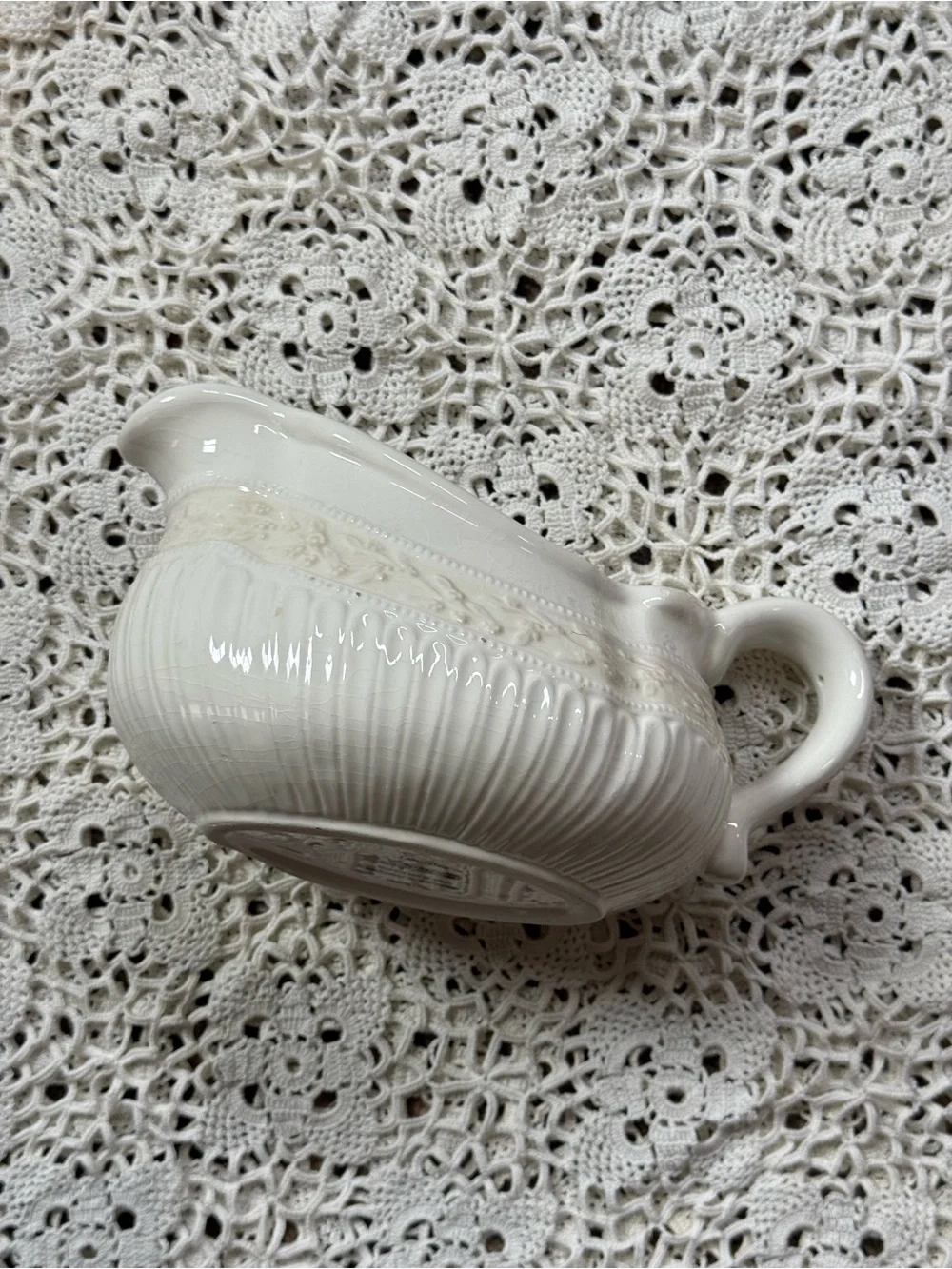 Cream Ceramic Gravy Boat - Elegant Dinnerware